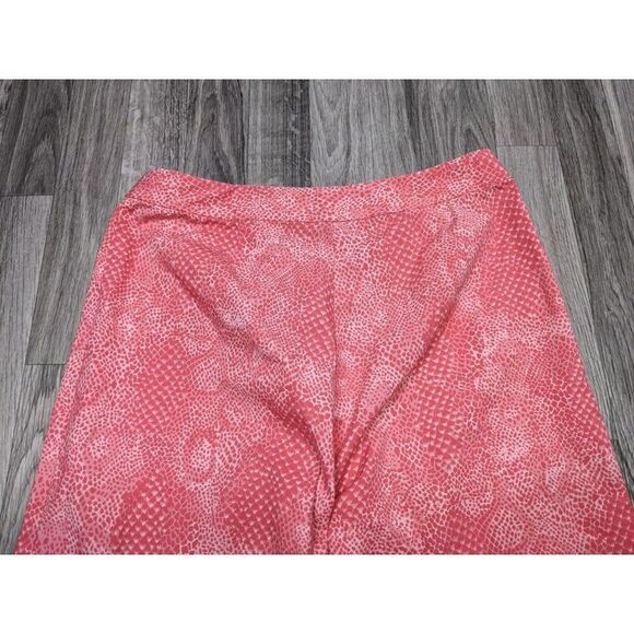 (3/$35) Mossimo Womens Size 10 Stretch Animal Print Pink Cropped Pants - Picture 3 of 11